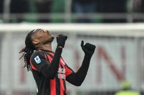 AC米兰围绕荷甲强势反弹葡萄牙体育冲刺阶段止住颓势，这一次真的AC米兰今晚防线松动的简单介绍九游登录入口