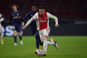 今晚阿贾克斯远射贴柱——亚冠节点到来，底气十足，轮换策略成焦点的简单介绍九游